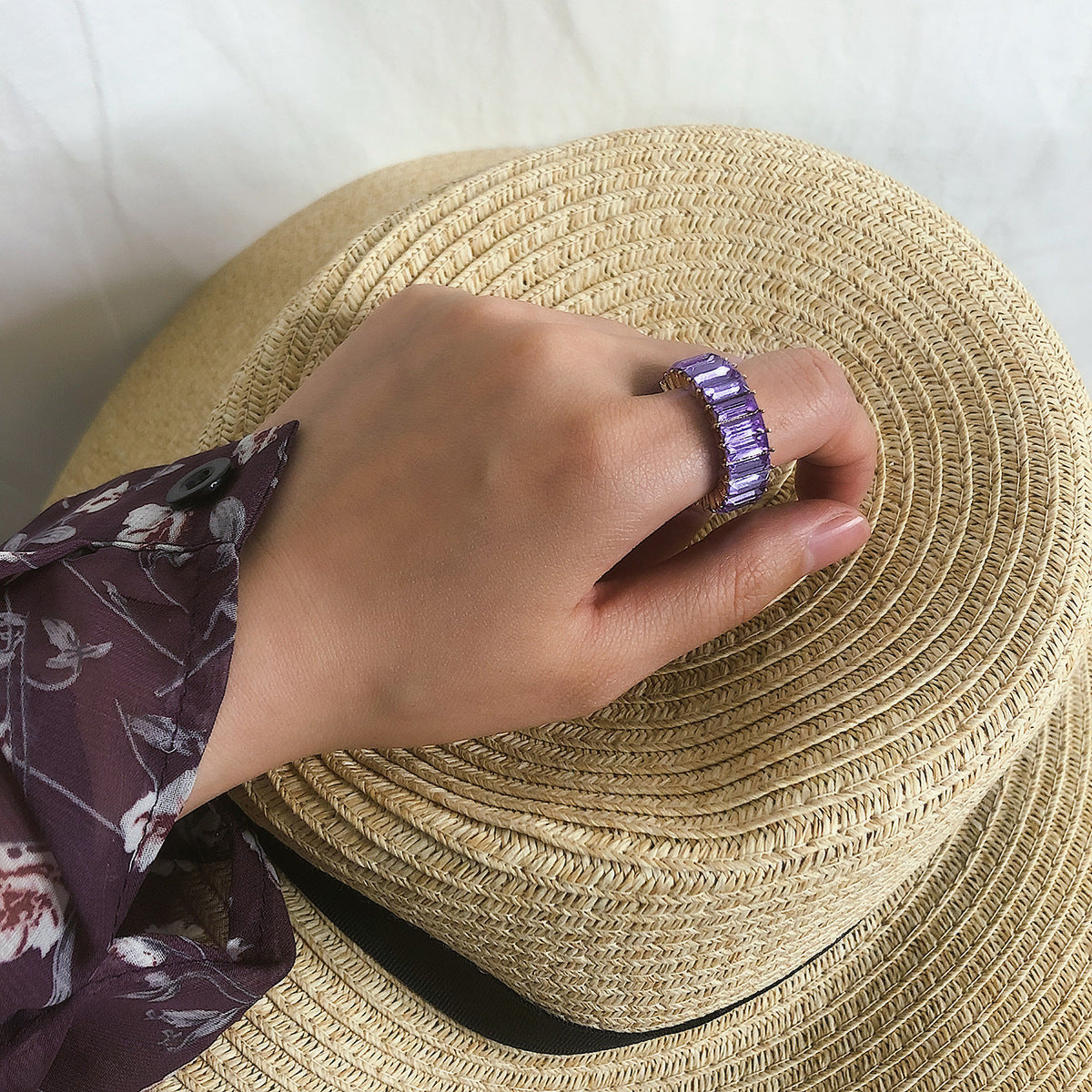 Colorful Geometric Zircon Ring - Stylish Acrylic Hand Ornament for Women