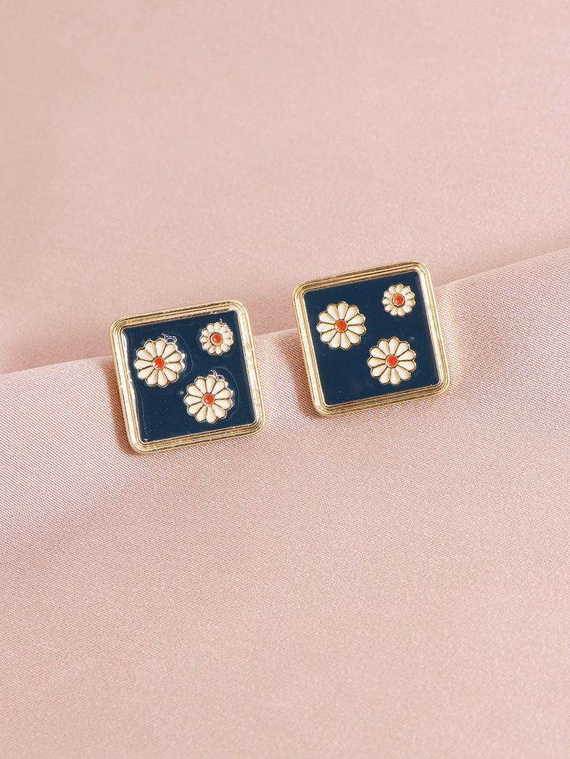 Daisy Delight Metal Drop Earrings Set - Vienna Verve Collection