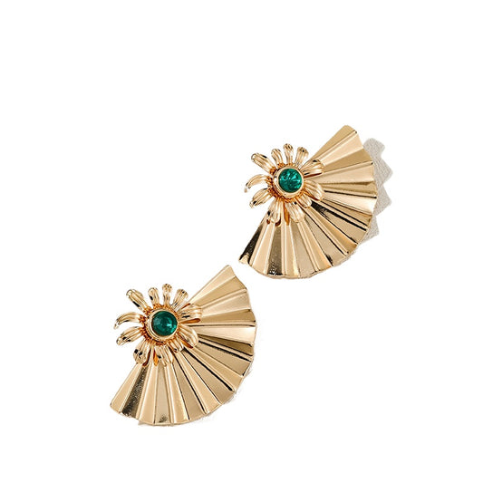 Exquisite Fan Design Diamond-Studded Stud Earrings with a Touch of European Elegance