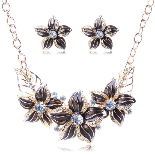 Glamorous Blooms Statement Necklace Set