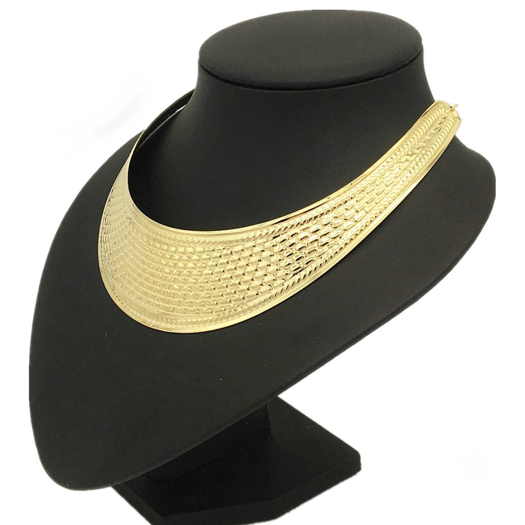 Exaggerated Metal Collar Necklace with Embossed Crescent Design - Nightclub Statement Piece