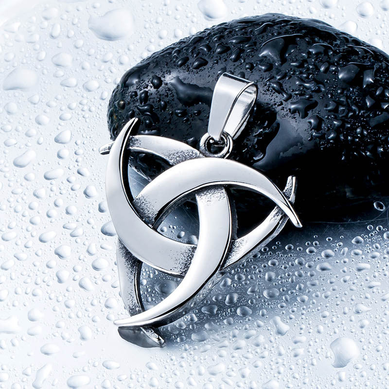 Personalized Men's Triangle Titanium Steel Pendant - Wholesale European and American Fashion Jewelry