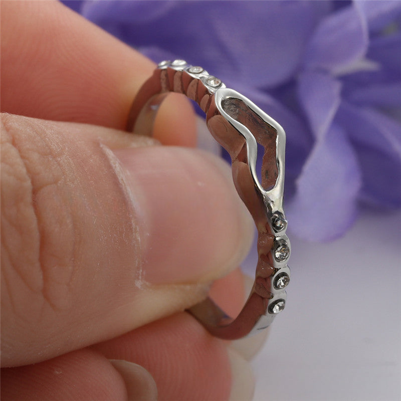 Retro Hollow Heart Titanium Steel Ring for Women - Trendy Stainless Steel Wedding Accessory