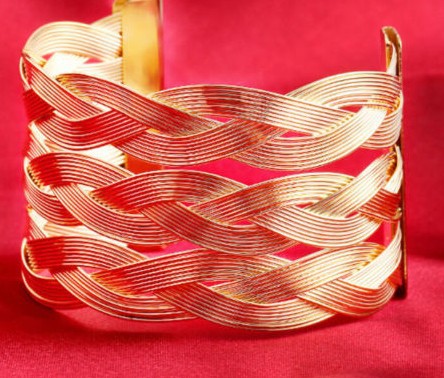Luxurious Vienna Verve Alloy Bracelet - Elegant Designer Jewelry Piece
