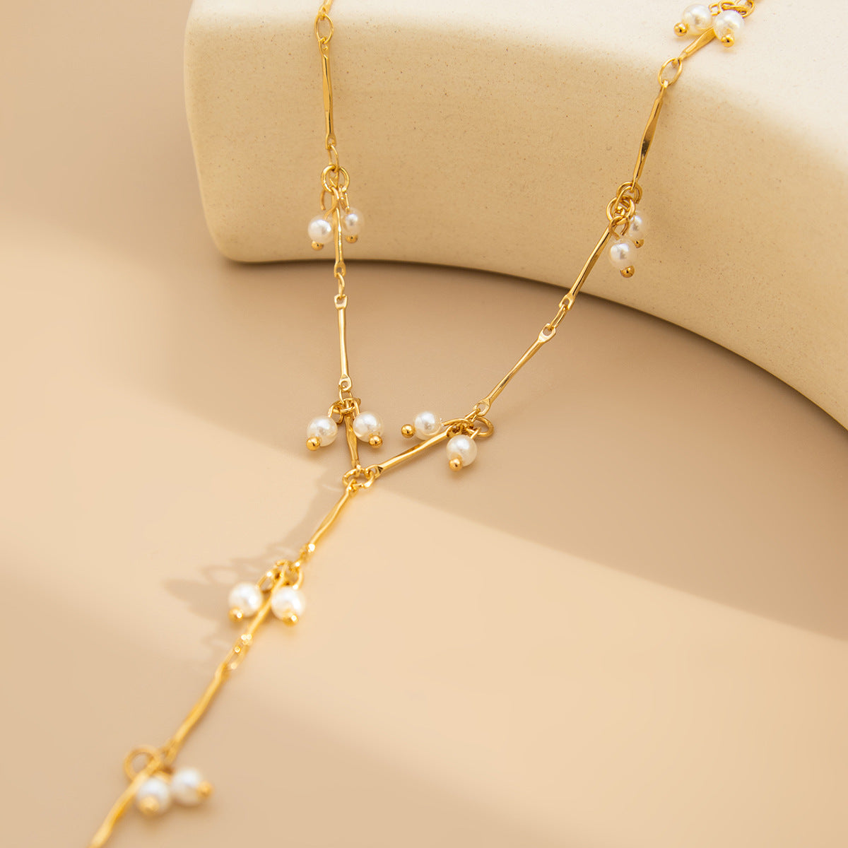 Planderful Vienna Verve Necklace – Elegant French Retro Imitation Pearl Design