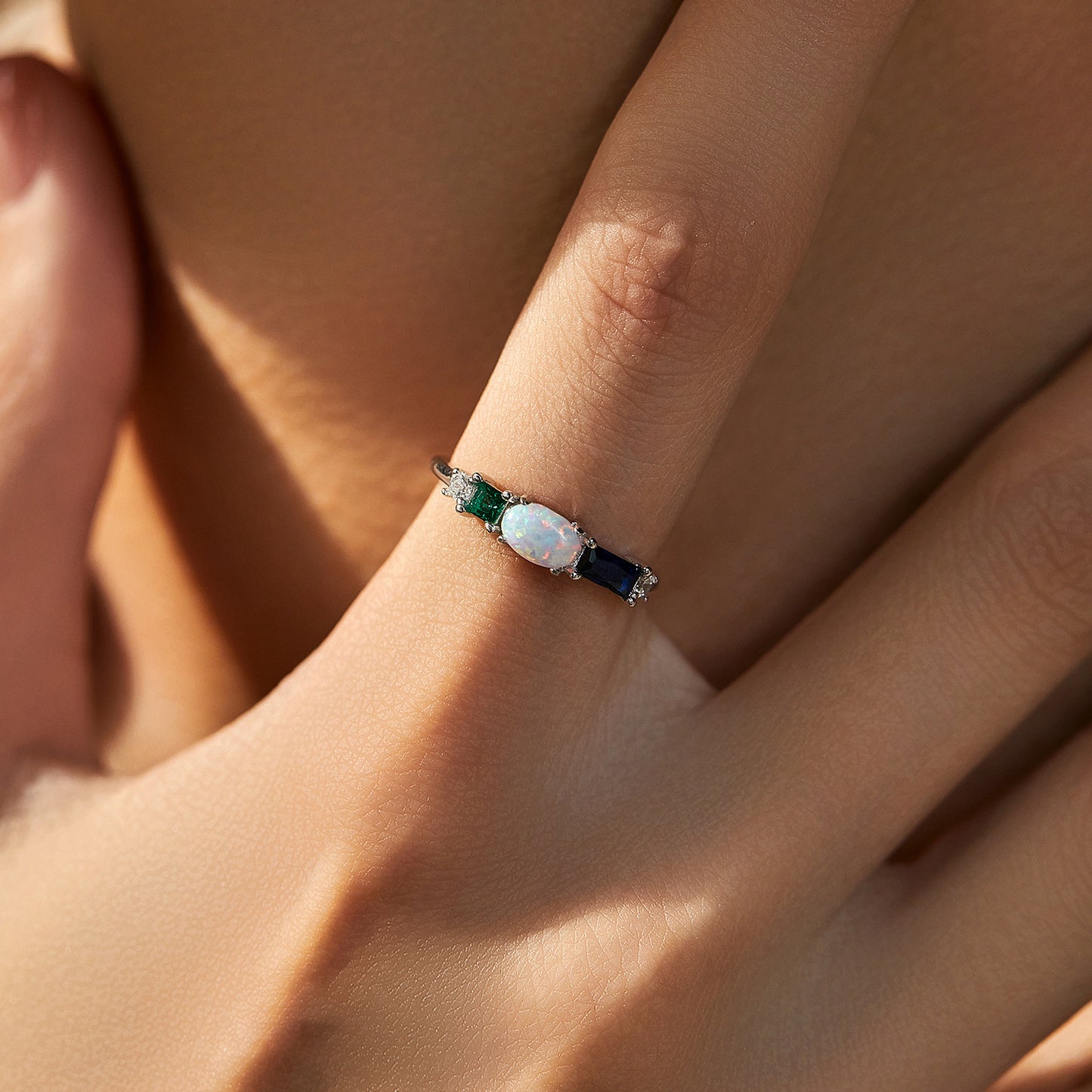 Planderful Gala Fireworks Ring – Retro Light Luxury Design with Opal and Zircon