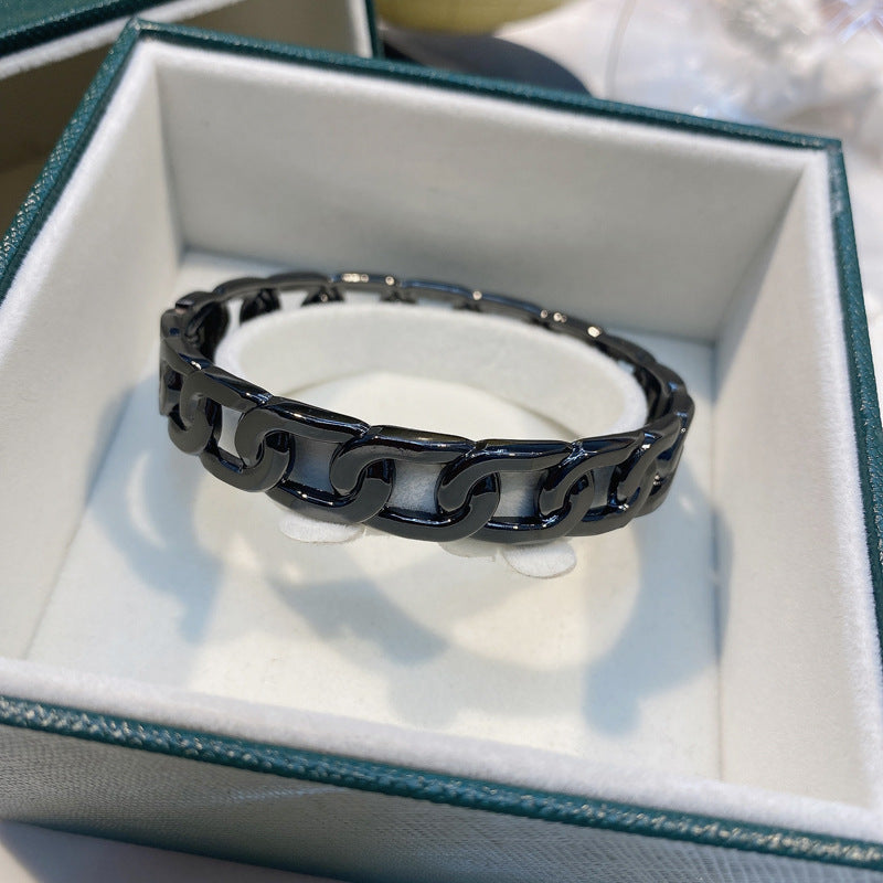 Golden Twist Chain Link Bracelet - Simple Fragrance Style Fashion Accessory