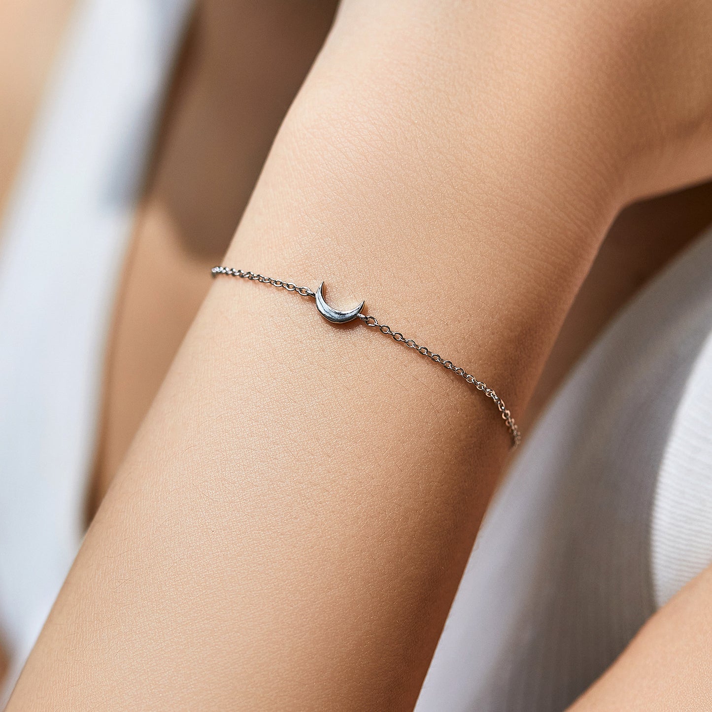 Planderful Everyday Genie Bracelet – Minimalist Crescent Design