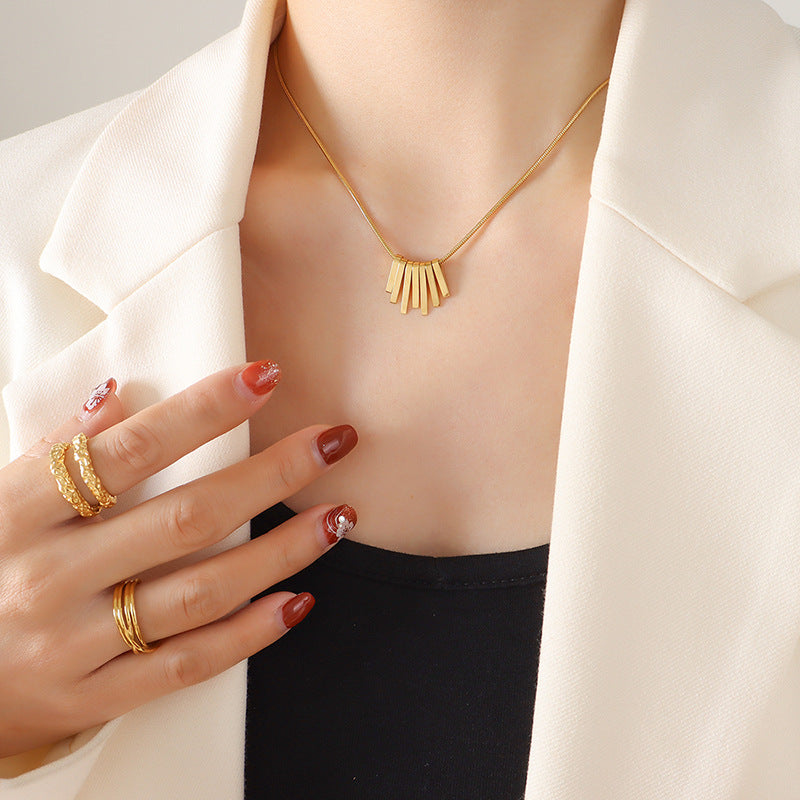 Luxury Geometric Gold Pendant Necklace - Small Square Design