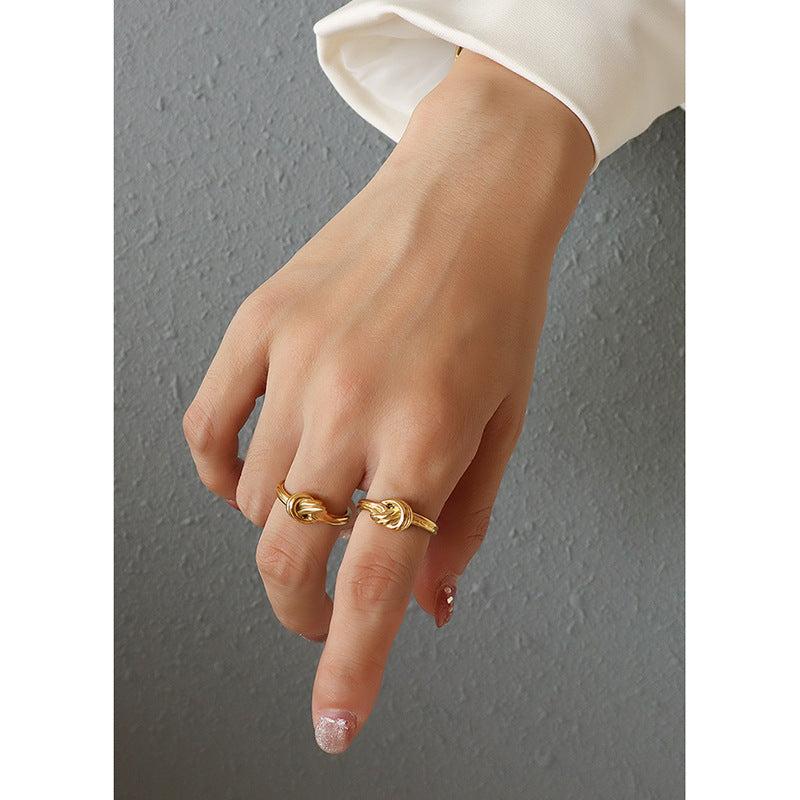 Italian Internet Celebrities Personality Knot Ring - Titanium Steel & 18K Gold