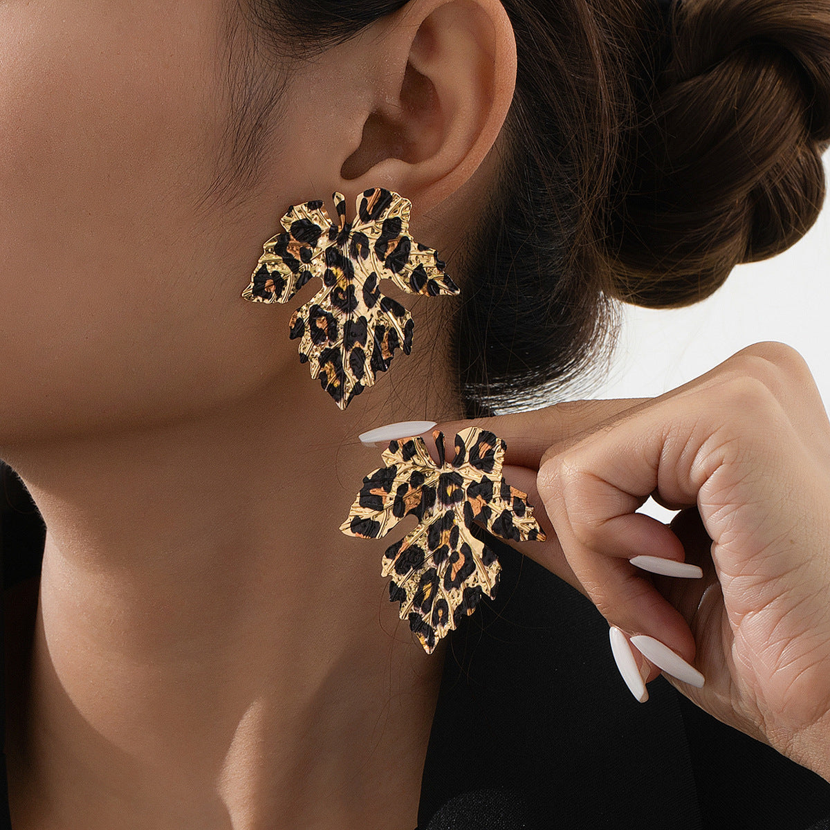 Planderful Vienna Verve Earrings – Stylish Metal Leopard Print Design
