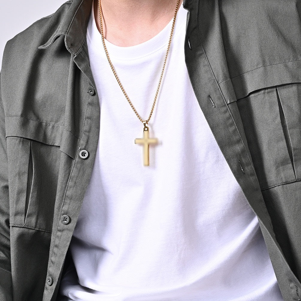 1. Planderful Titanium Steel Cross Pendant Necklace Unisex Jewelry Gift For Him And Her