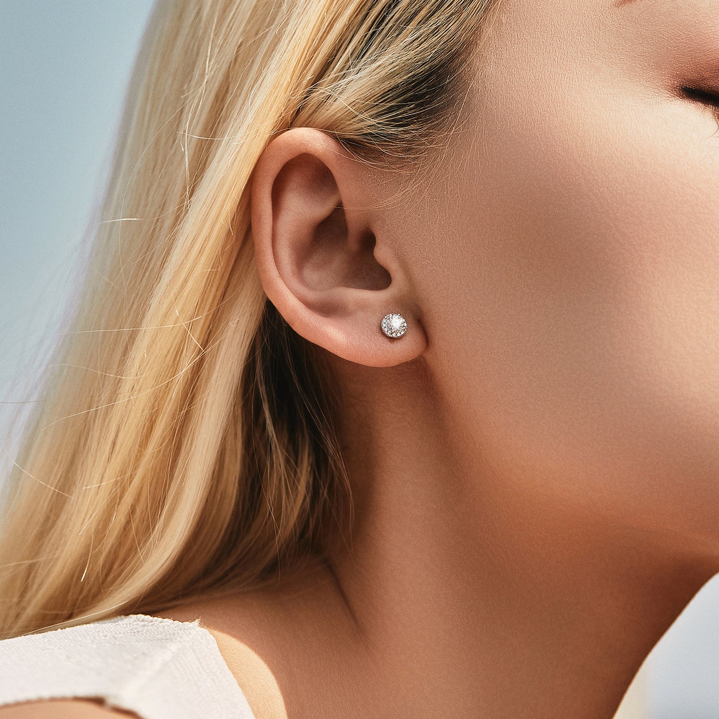 Planderful Moissanite Sparkling Earrings – Elegant Light Luxury Design