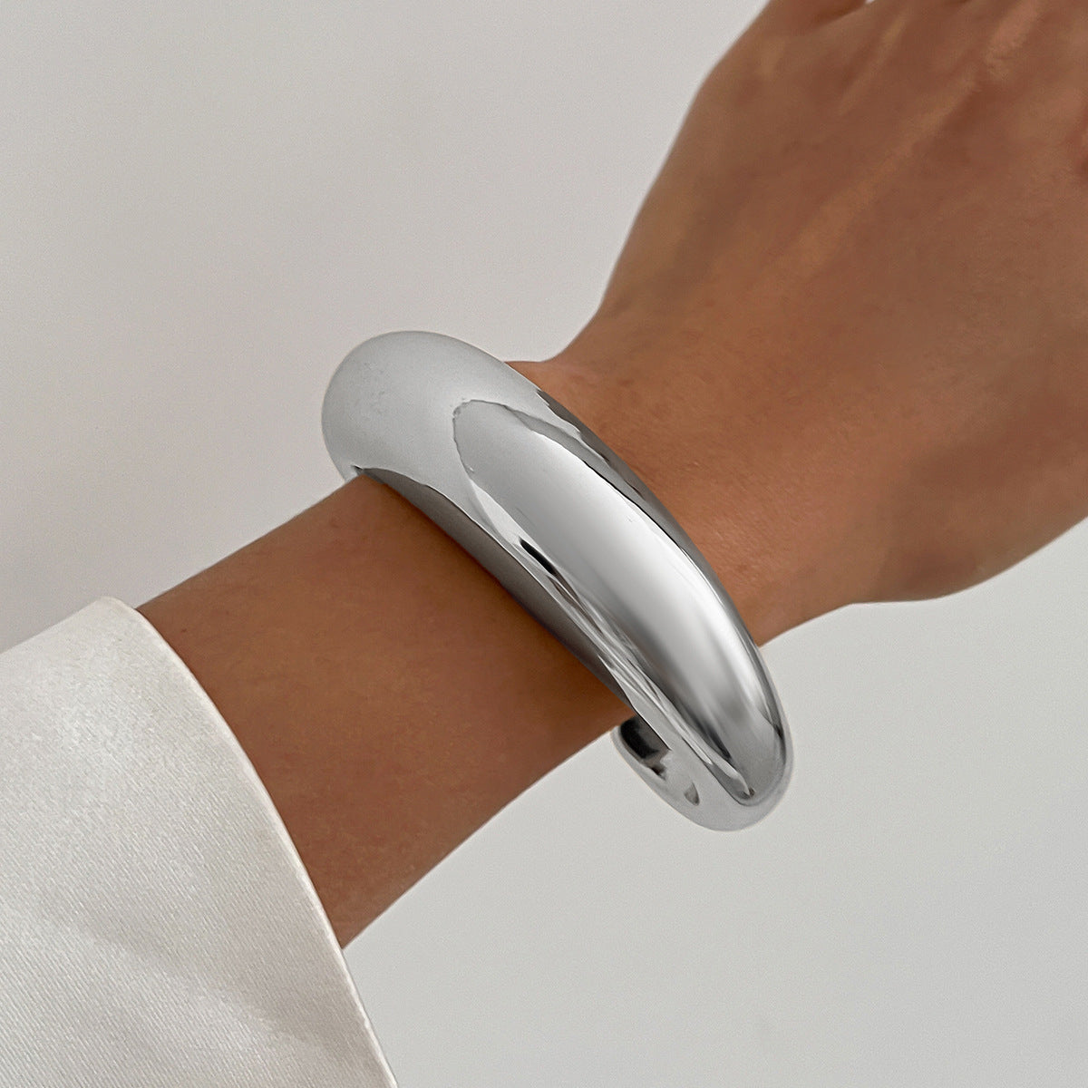 Planderful Vienna Verve Bracelet – Fashionable Geometric Design