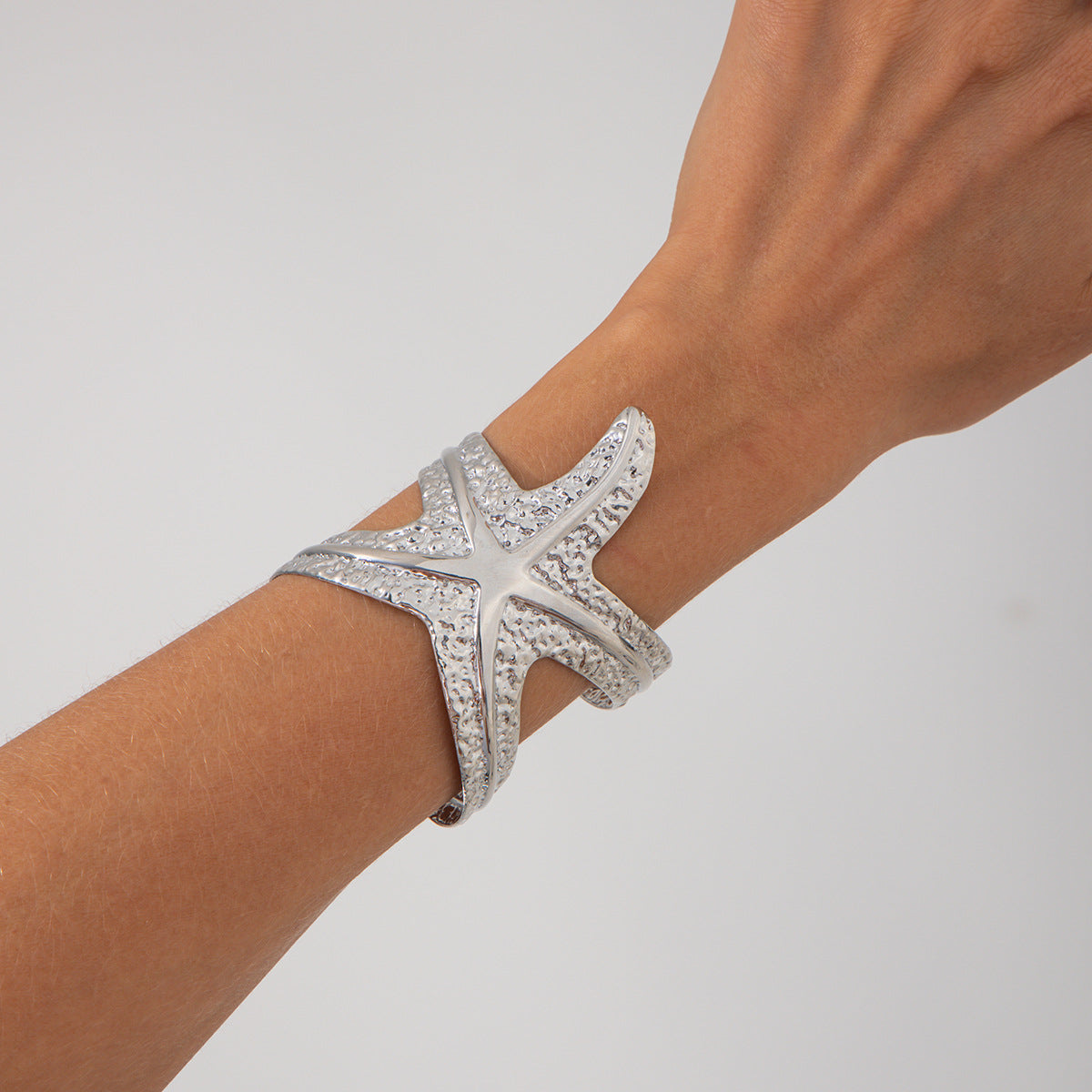 Planderful Vienna Verve Bracelet – Exaggerated Ocean-Inspired Design