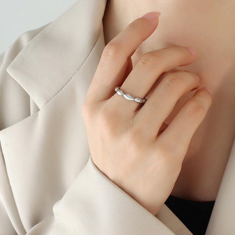 Elegant Geometric Oval Gold-Plated Titanium Steel Ring