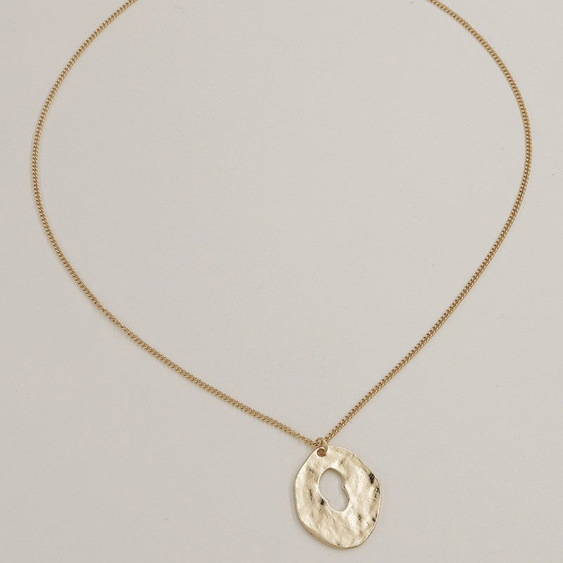 Fashion Forward Metal Geometry Necklace with a Touch of European Elegance