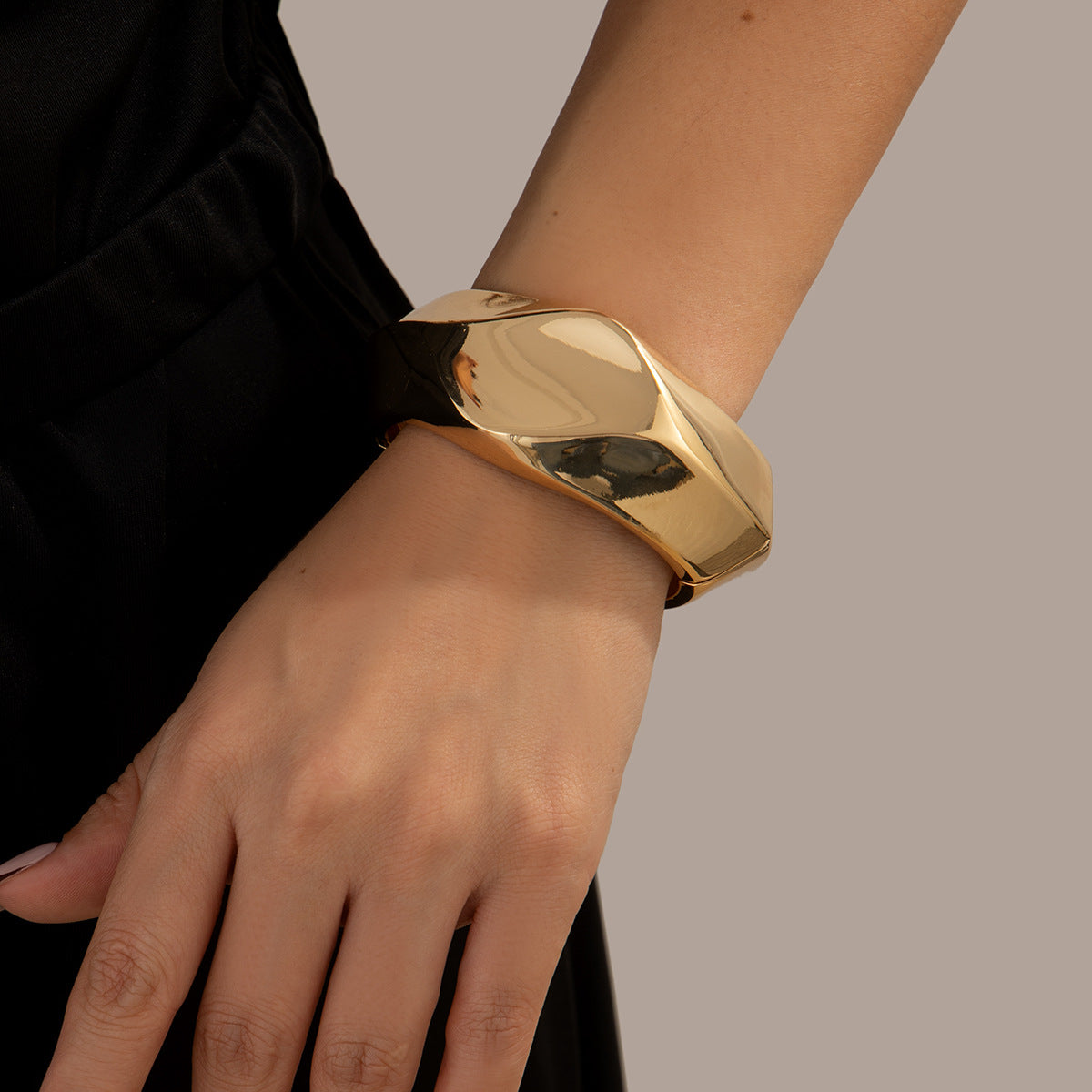 Planderful Vienna Verve Geometric Bracelet For Bold Style Seekers With Spring Buckle