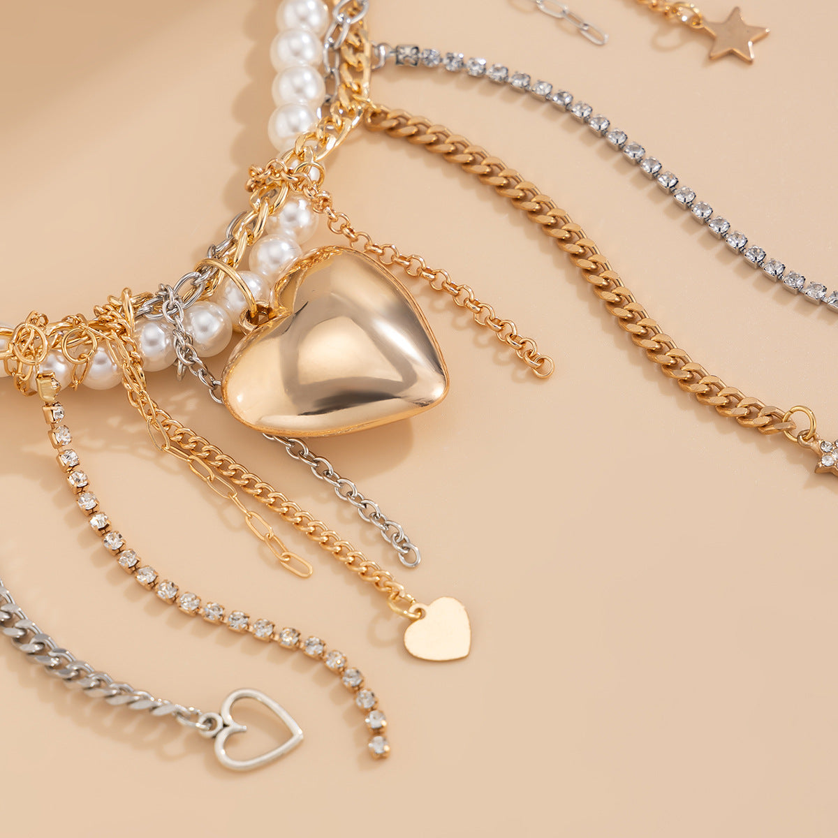 Planderful Vienna Verve Necklace – Exaggerated Heart-Shaped Pendant