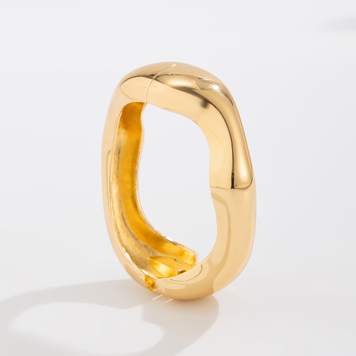 Planderful Vienna Verve Bracelet – Exaggerated Glossy Water Drop Design