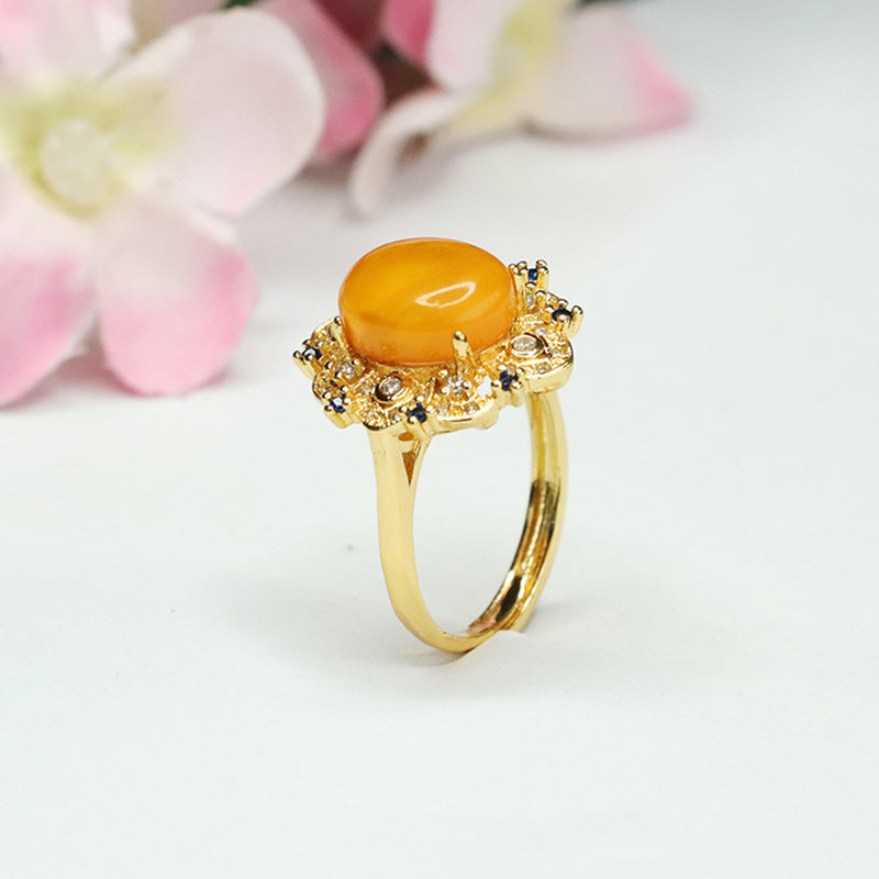 Luxurious Flower Retro Ring with Zircon in Natural Beeswax Amber