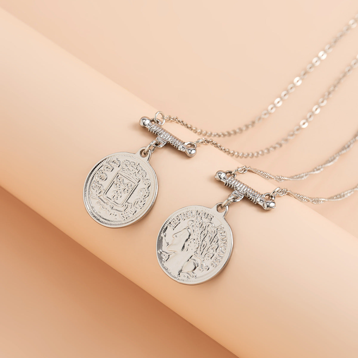 Retro Coin Queen's Head Double Necklace Europe and The United States Cross-border Jewelry Simple Embossed Alloy Pendant Pendant for Women