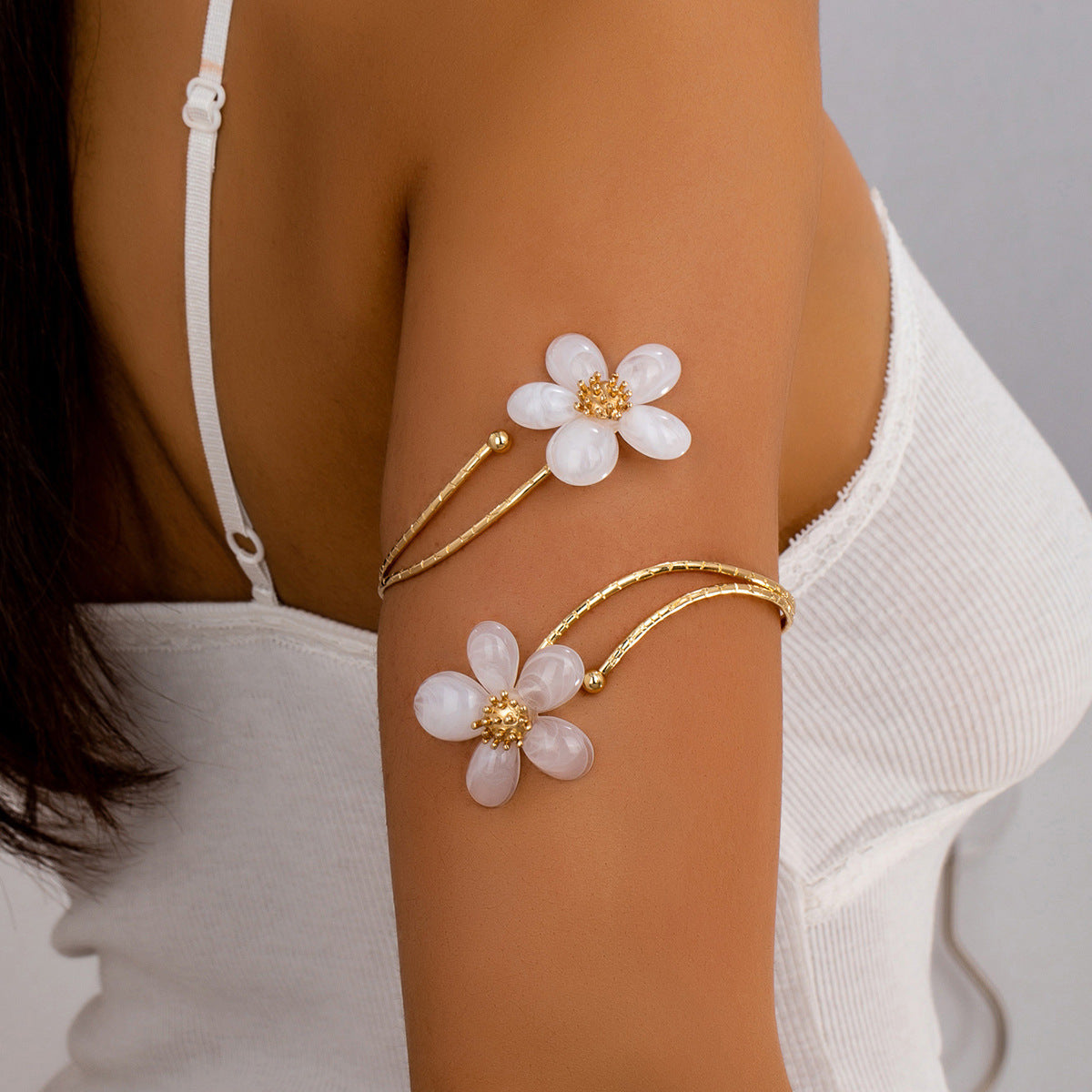 Planderful Vienna Verve Bracelet – Elegant Floral Design for Versatile Occasions