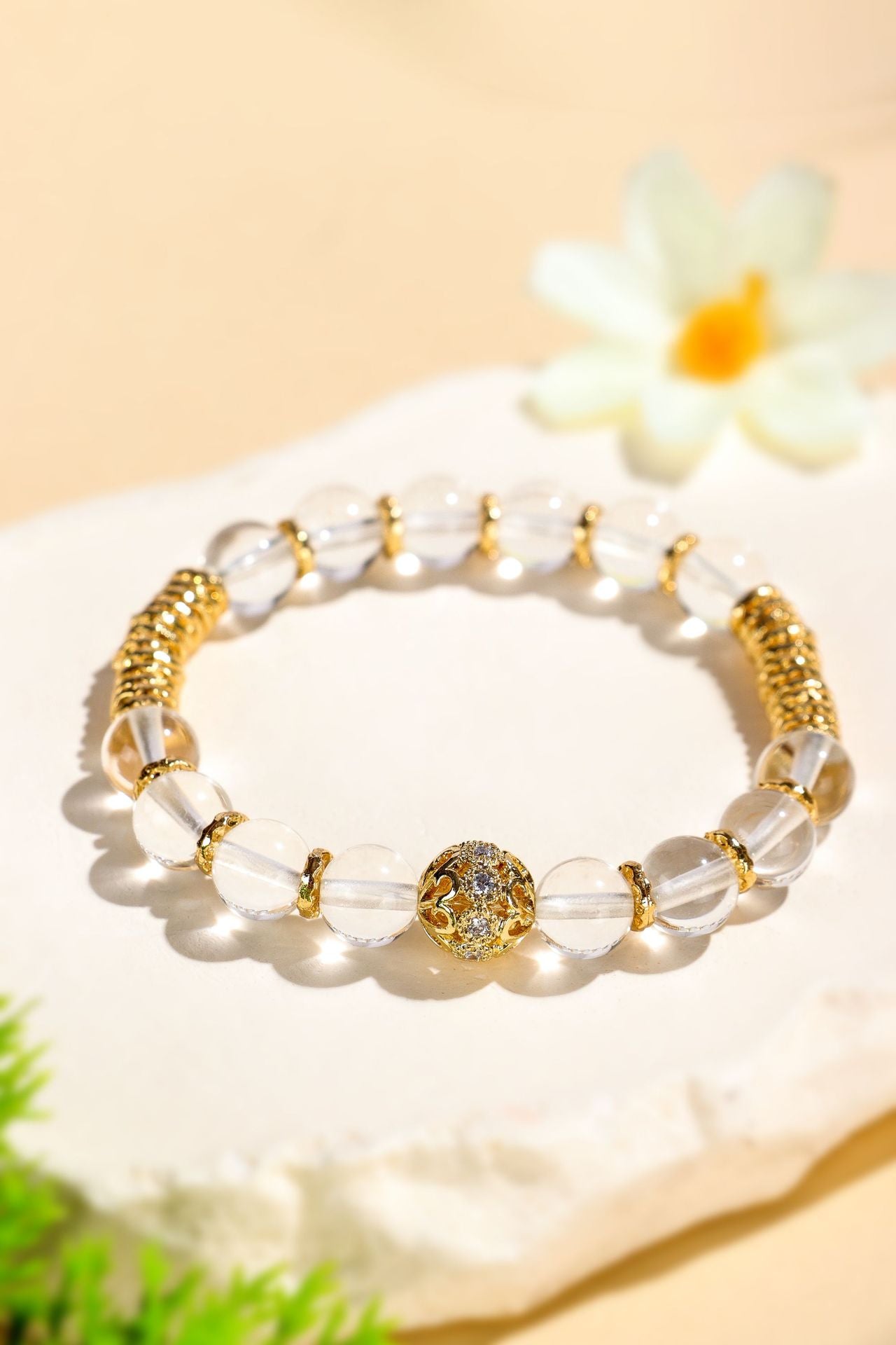 Planderful Fortune's Favor Bracelet – Elegant Natural White Crystal Design