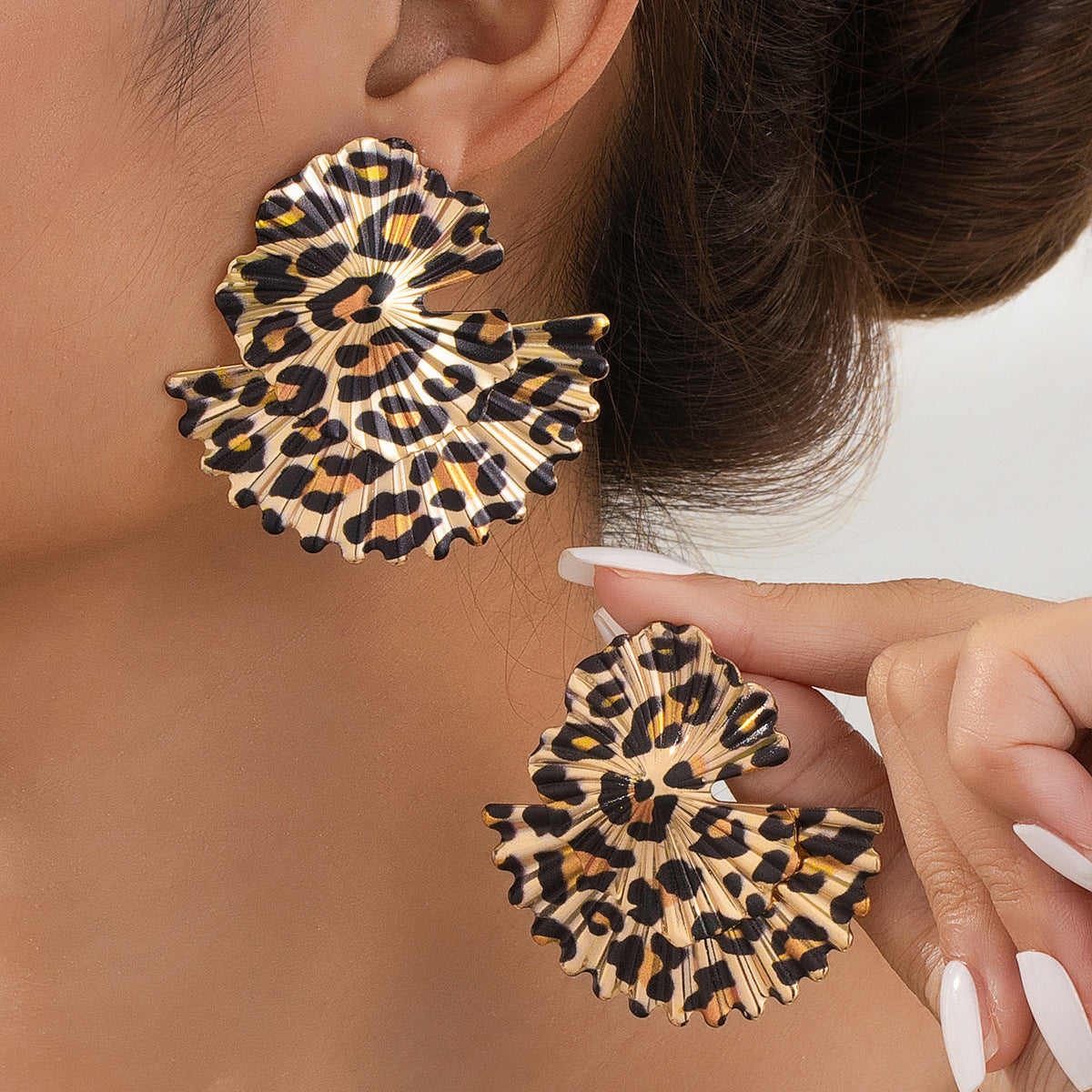 Planderful Vienna Verve Earrings – Fashionable Retro Leopard Print Design