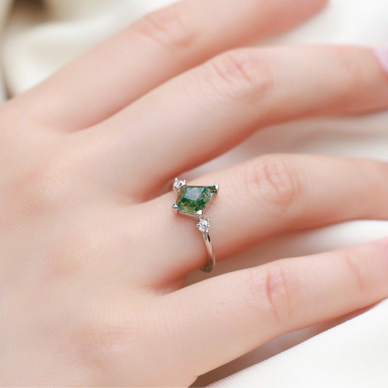 Planderful Everyday Genie – European and American New S925 Sterling Silver Inlaid Green Moss Ring