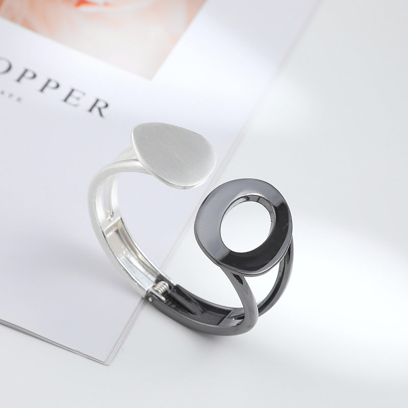 Wide-brimmed Metal Bracelet with Niche Design Mirror - Vienna Verve Collection