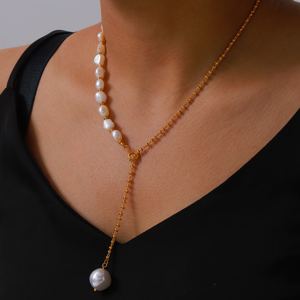 Elegant French Style Freshwater Pearl Pendant Necklace with Pull-Out Buckle