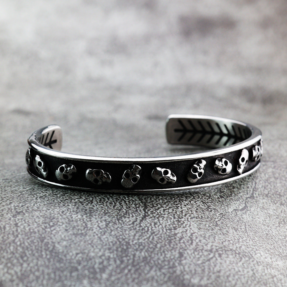 Planderful Stainless Steel Skull Bracelet Unisex Durable Retro Locomotive Style Halloween Accessory