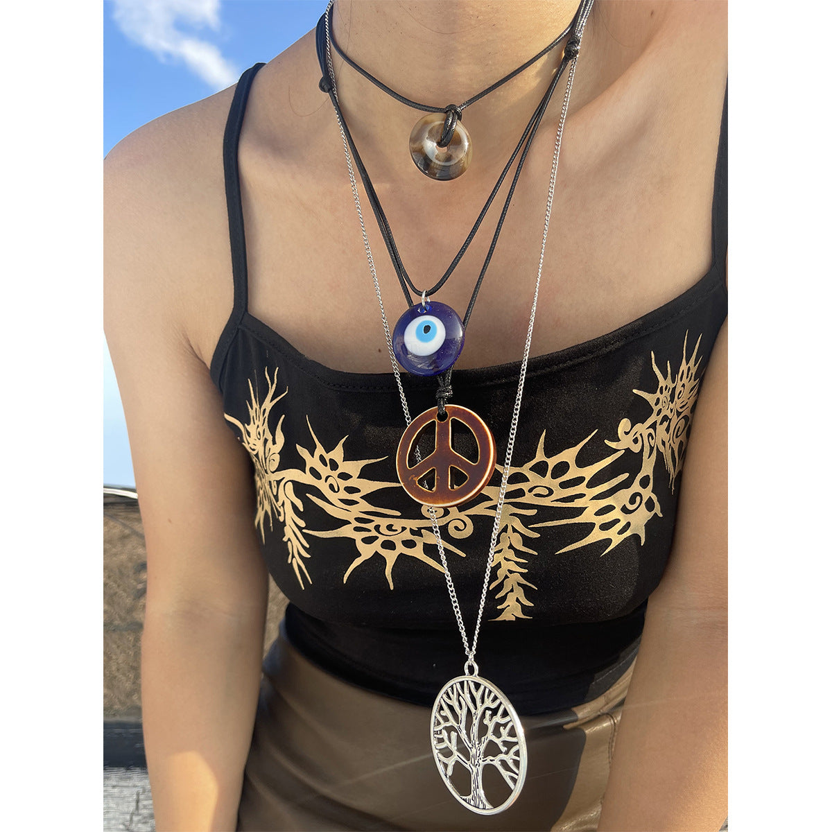 European and American Antique Style Safety Buckle Eye Set Necklace with Diamond Inlaid Tree Design