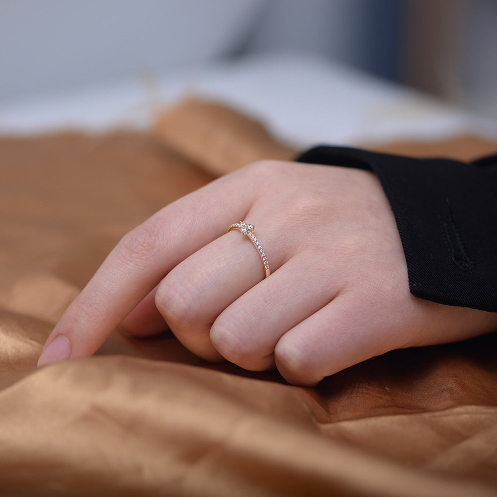 Clover Zircon Thin Silver Ring
