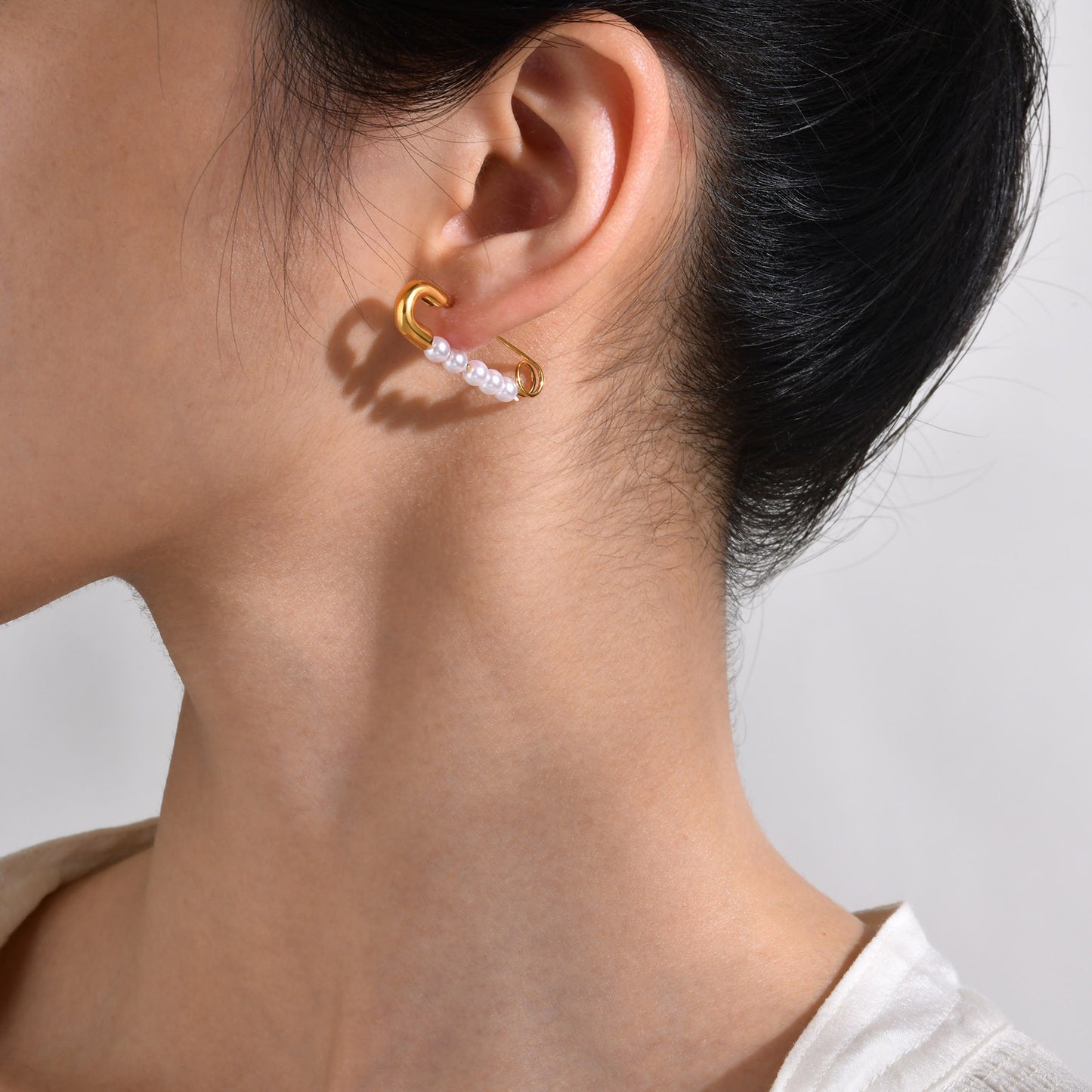 Stainless Steel Pin Pearl Earrings Women Fashion Jewelry Wholesale