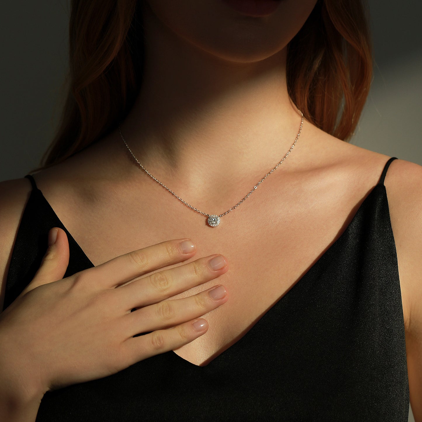 Planderful Moissanite Sparkling Necklace – Exquisite Shining Design