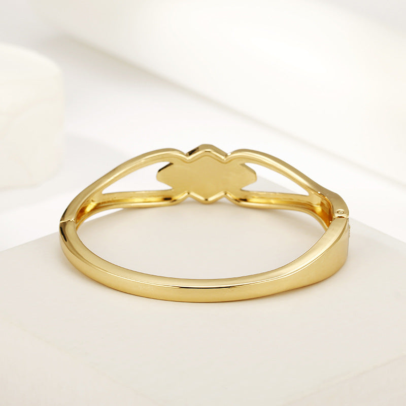 Vienna Verve Rhinestone Bracelet - Elegant Hand Jewelry for Women