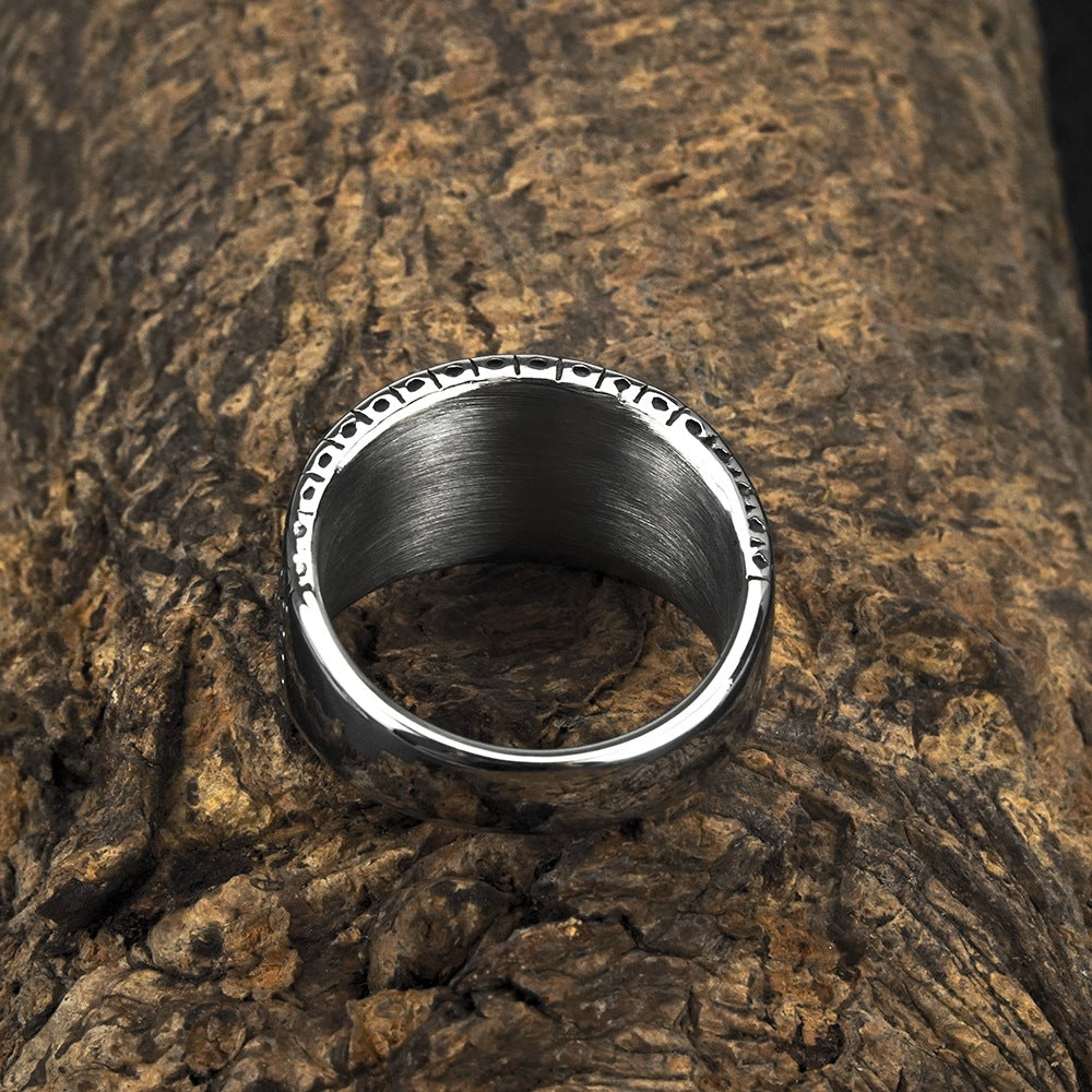 European and American Jewelry Wholesale Men's Titanium Steel Ring Retro Mamba Snake Gemstone Ring No Rust No Allergy