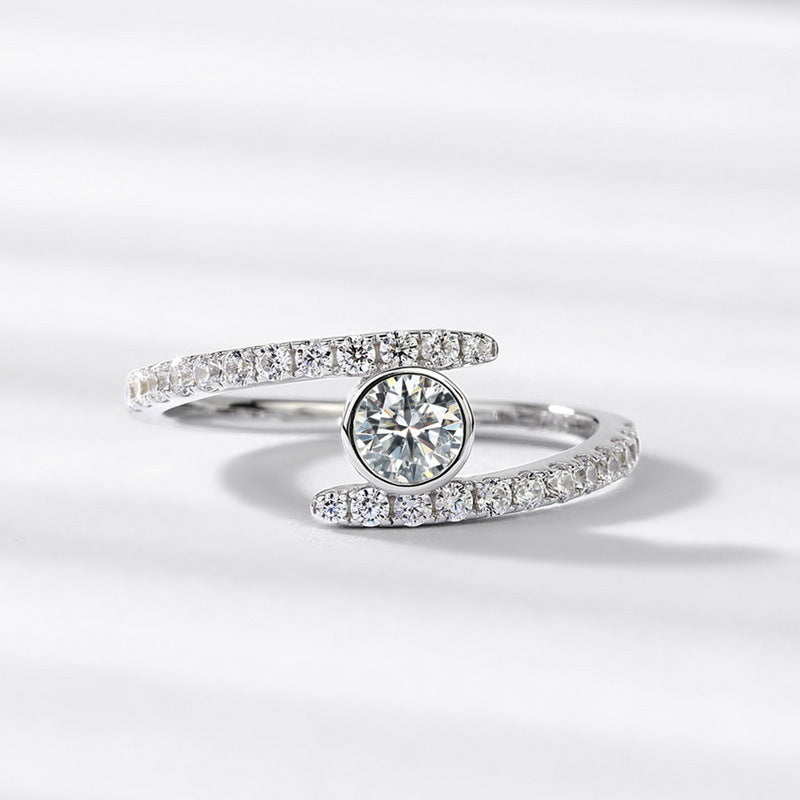 Planderful Classic Moissanite Sterling Silver Ring – 4 × 4 mm, 0.23 ct
