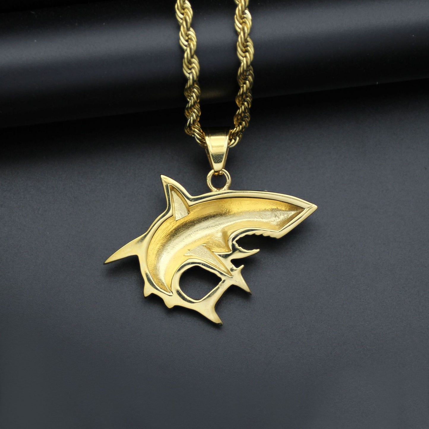 Planderful Titanium Steel Zircon Shark Pendant Unisex Hip Hop Jewelry Statement Accessory