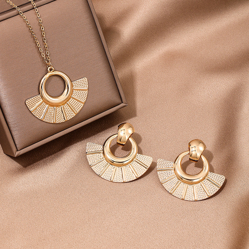 Fan-Shaped Metal Geometric Jewelry Set with European and American Aesthetic