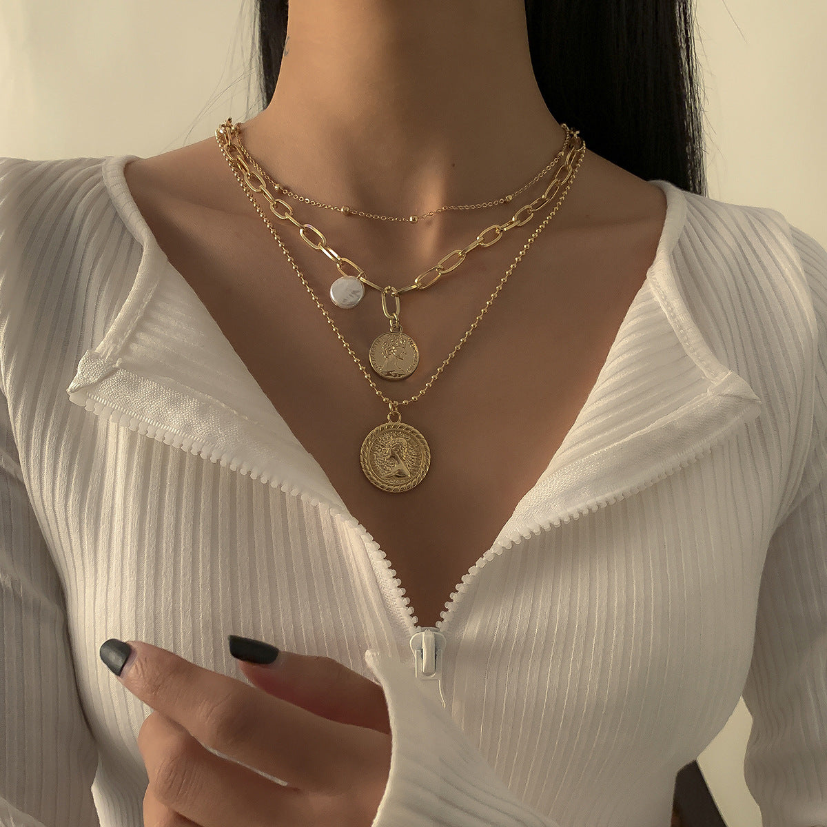 Planderful Vienna Verve Pearl Pendant Necklace For Women - Retro Multi-Layer Bead Chain, Statement Jewelry