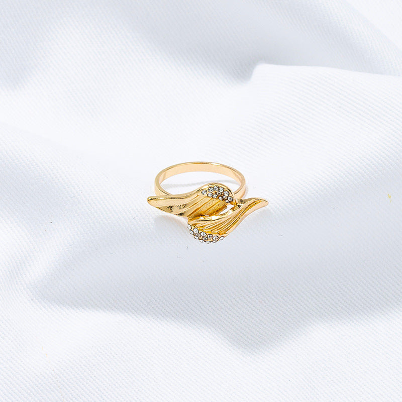 Luxurious European-American Summer Accessories: Angel Wings Diamond Ring - Vienna Verve Collection