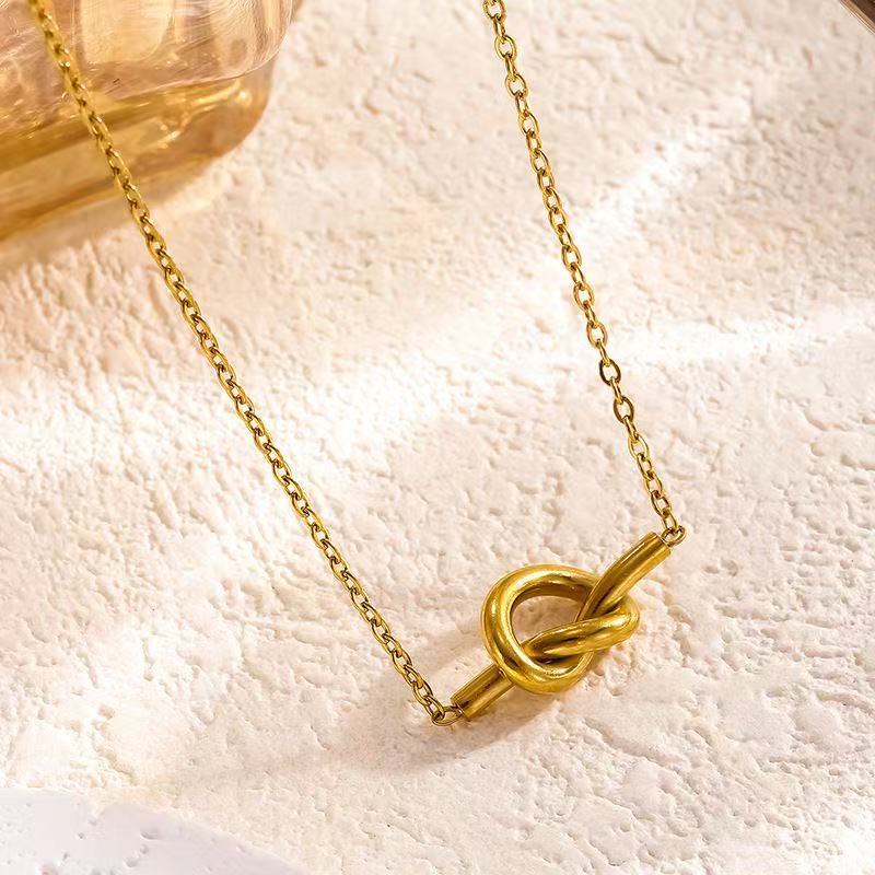 Planderful Jewelry Knot Love Titanium Steel Necklace For Women Exquisite Collarbone Chain Gold Tone