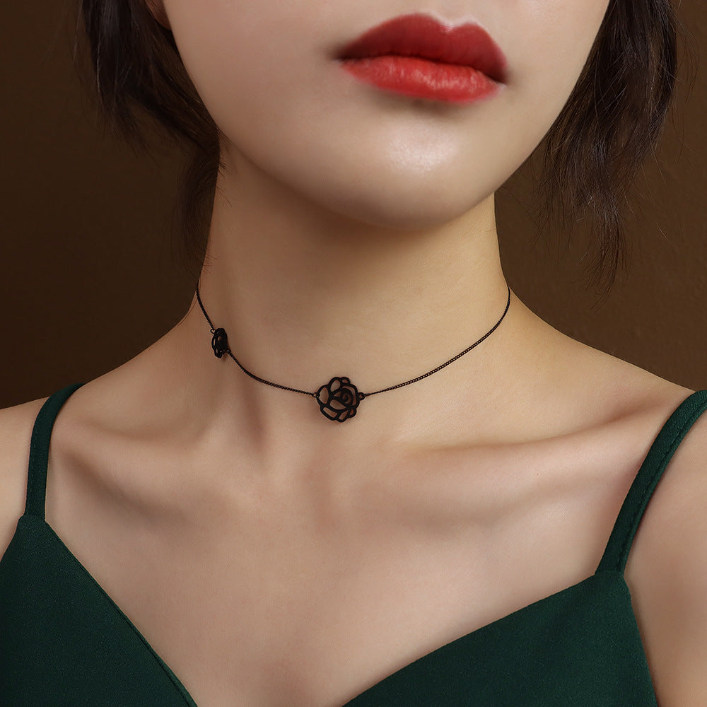 Black Rose Minimalist Clavicle Necklace - Titanium Steel with 18K Gold Plating