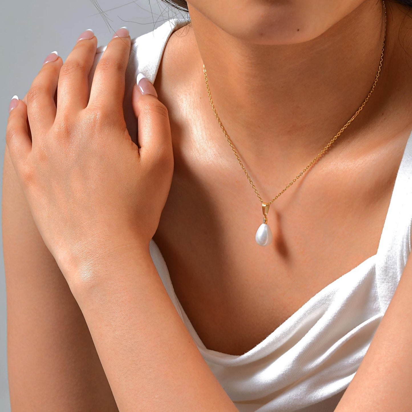 French Premium Stainless Steel Zircon Imitation Pearl Water Drop Pendant Necklace