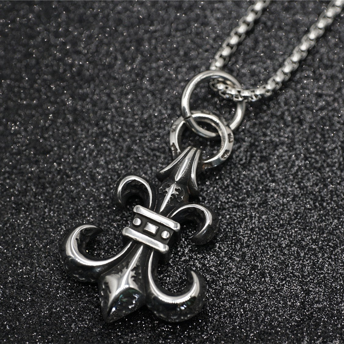 Retro Cross Flower Pendant Necklace For Couples Unisex Protection Charm By Planderful Everyday Genie