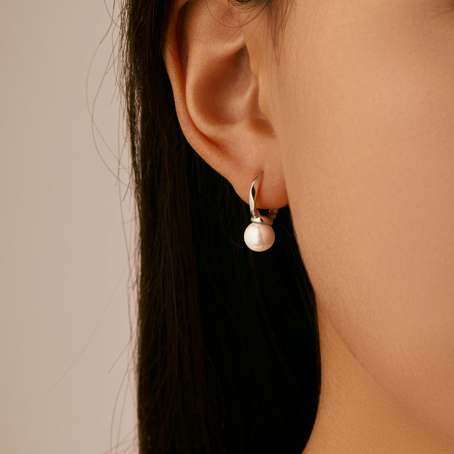 Planderful Everyday Genie Earrings – Elegant Irregular Line Design with Premium Pearls