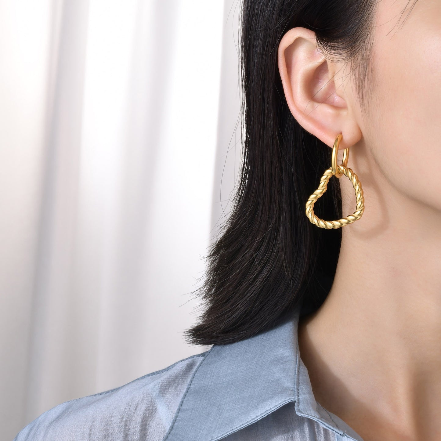 Earrings Ladies Stainless Steel Full Light Twist Heart Gold